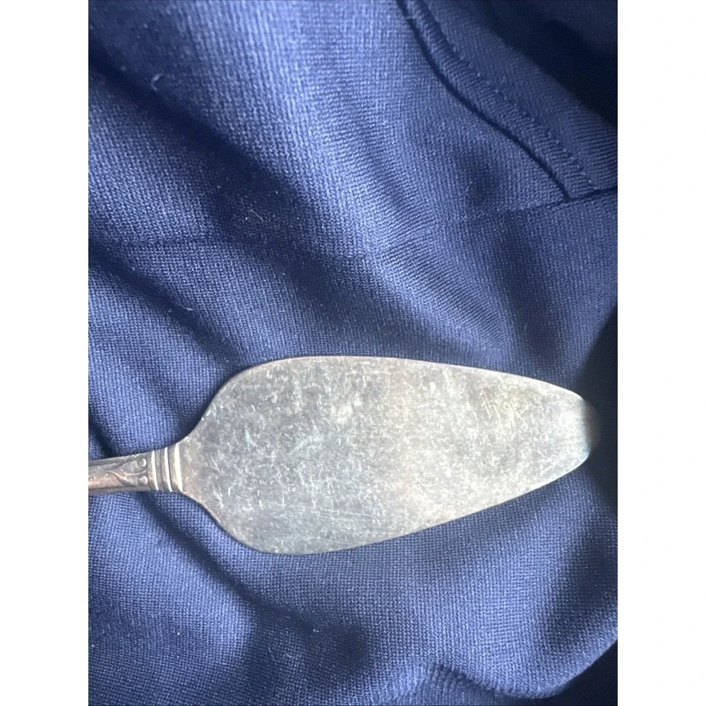 Oneida Community Silver plate    BERKLEY SQUARE   Cheese Server Knife   1935